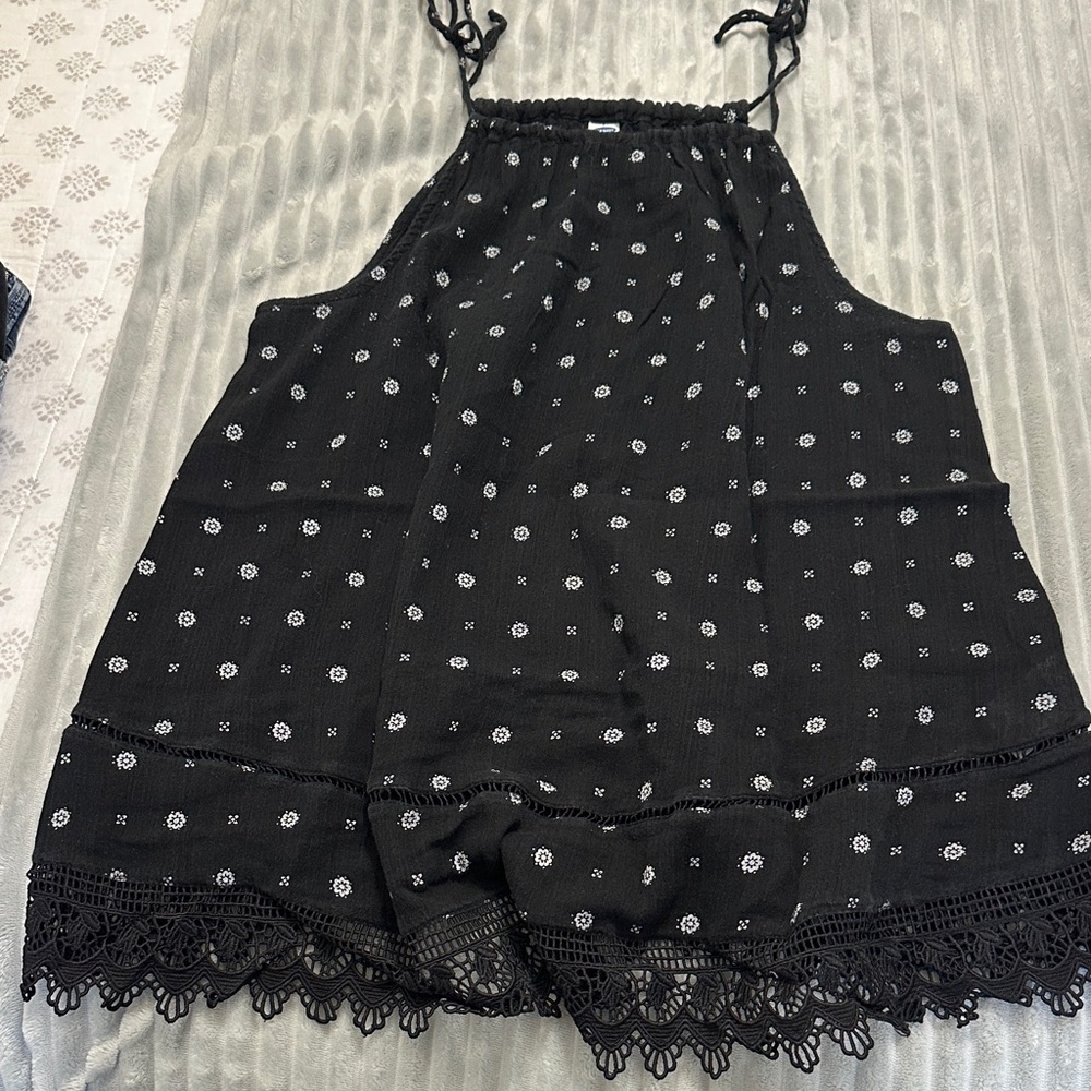 Old Navy Black Sleeveless Top with White Pattern